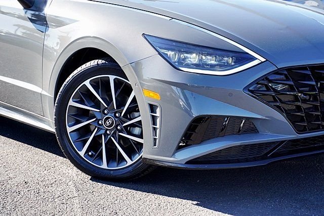 Used 2023 Gray Hyundai Limited image 3