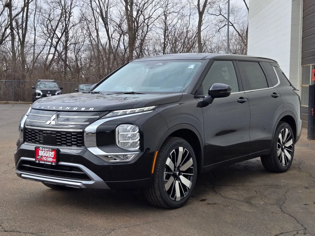 New 2026 Black Mitsubishi SE image 3