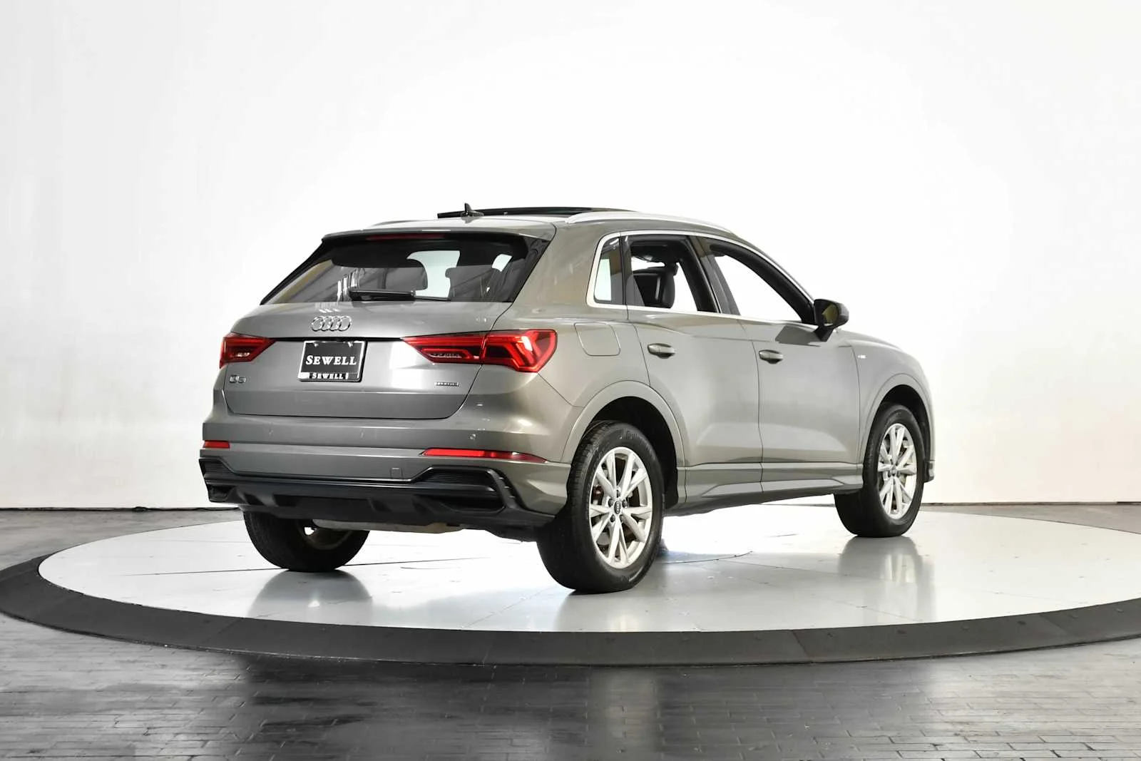Used 2022 Chronos Gray Metallic Audi S line Premium image 5
