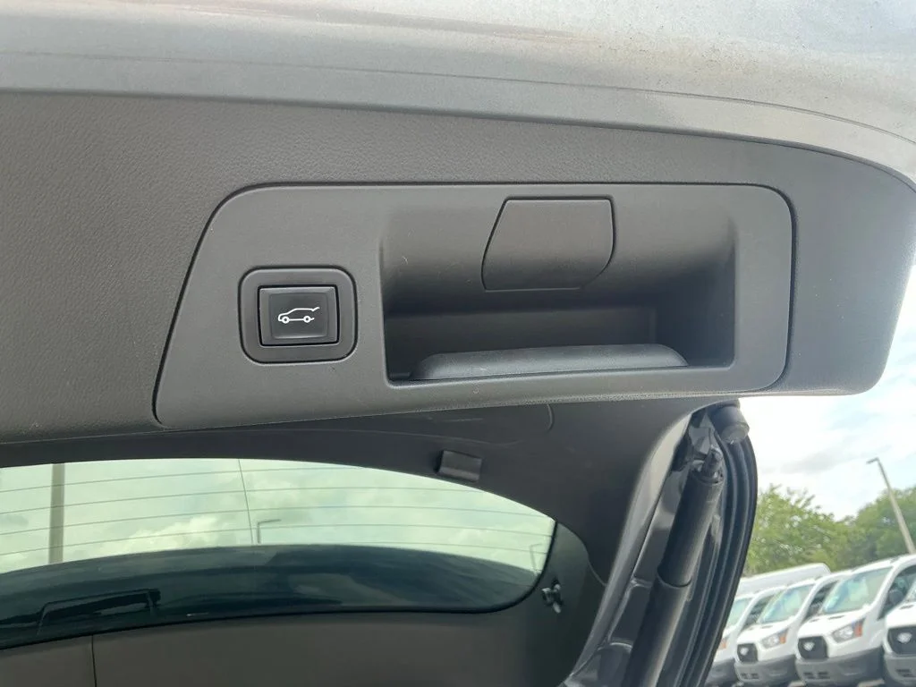 Used 2022 Gray Buick Essence image 33