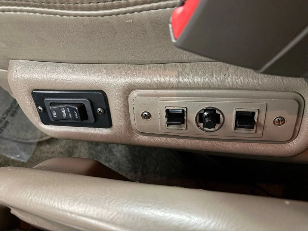 Used 2019 All normally body colored non-sheet metal parts will be flat Black. GMC CARGO image 30