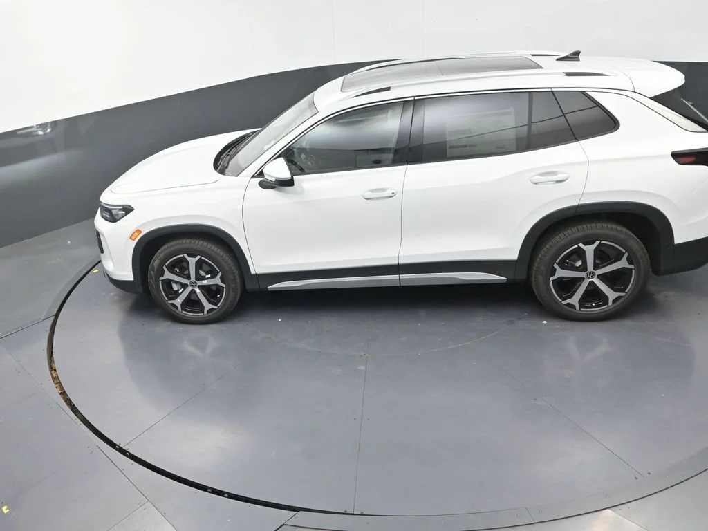 2026 Volkswagen Tiguan SE - Photo 17