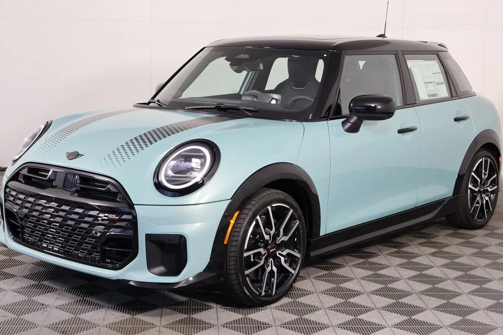 2026 MINI Hardtop Cooper S's photo