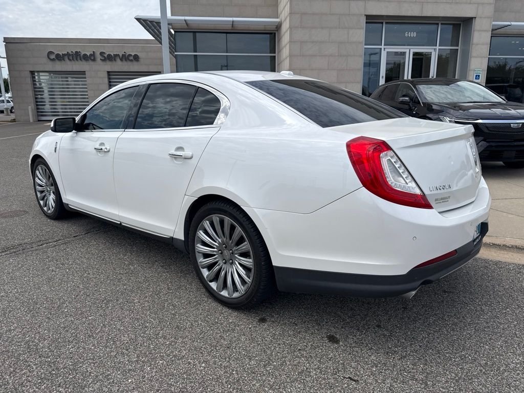 Used 2013 White Lincoln Premium image 5