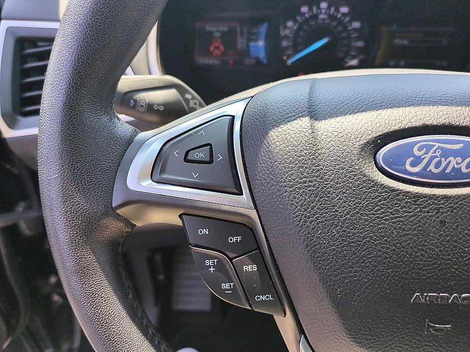 Used 2020 Black Ford SEL image 18