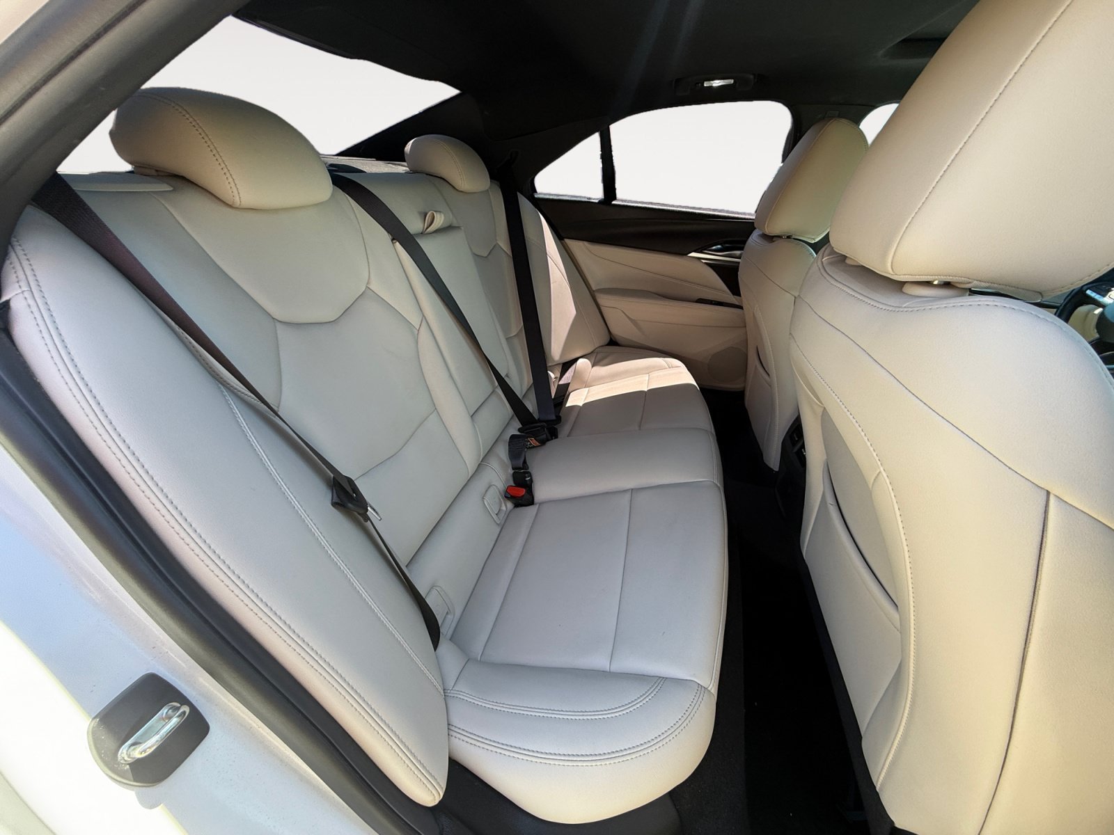 Used 2021 Crystal White Cadillac Luxury image 18
