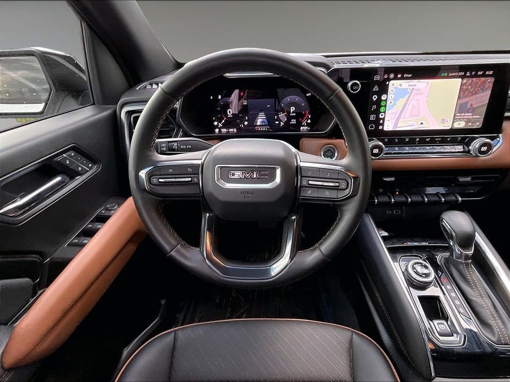 Used 2025 White GMC AT4 image 17