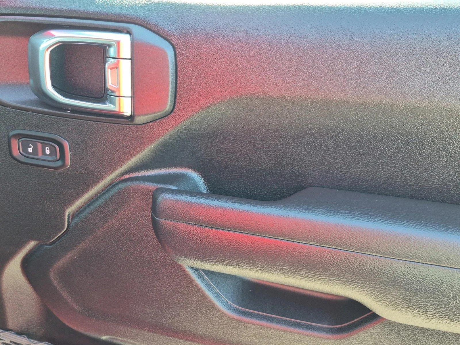 Certified Used 2025 Firecracker Red Clearcoat Jeep Rubicon image 11