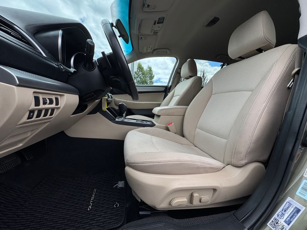 Used 2017 Wilderness Green Metallic Subaru 2.5i Premium image 14