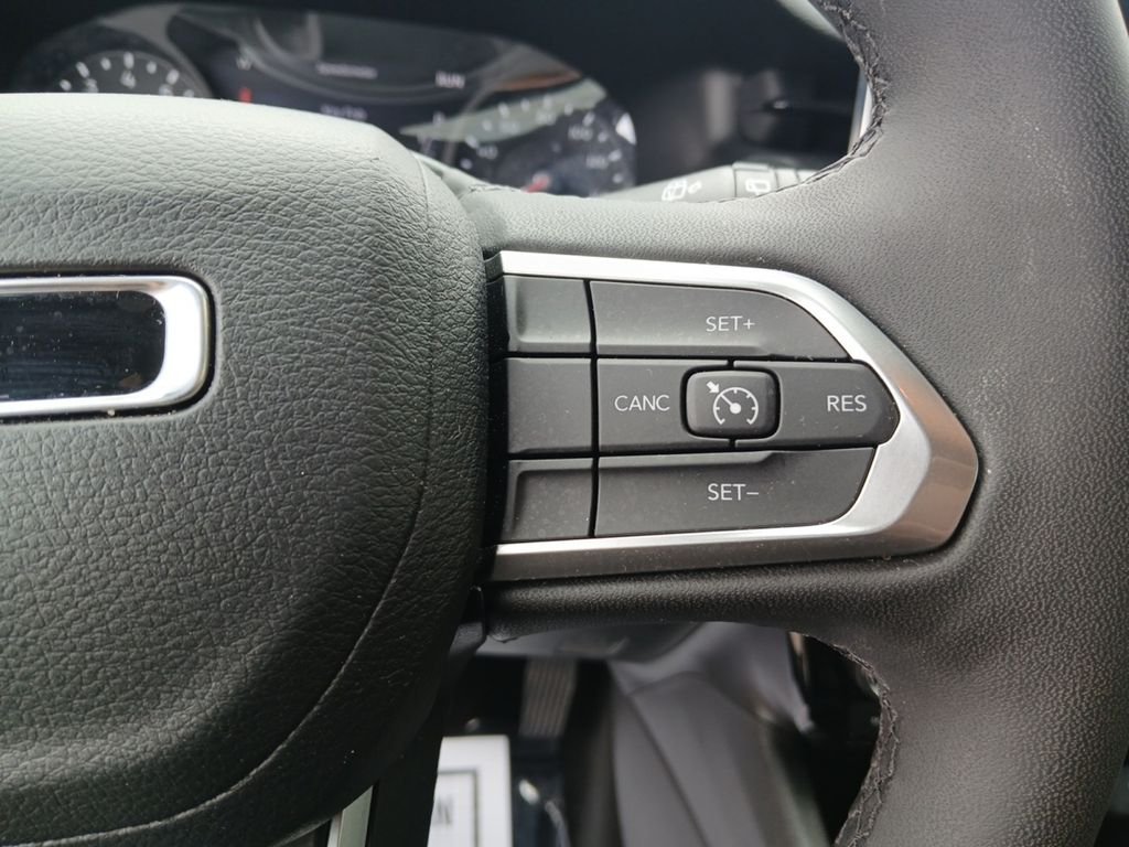 Used 2026 White Jeep Latitude image 23