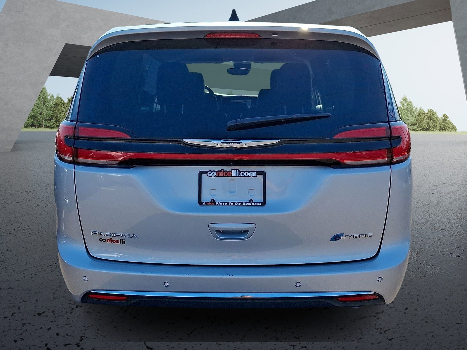 Used 2024 Silver Mist Clearcoat Chrysler Hybrid Select image 4