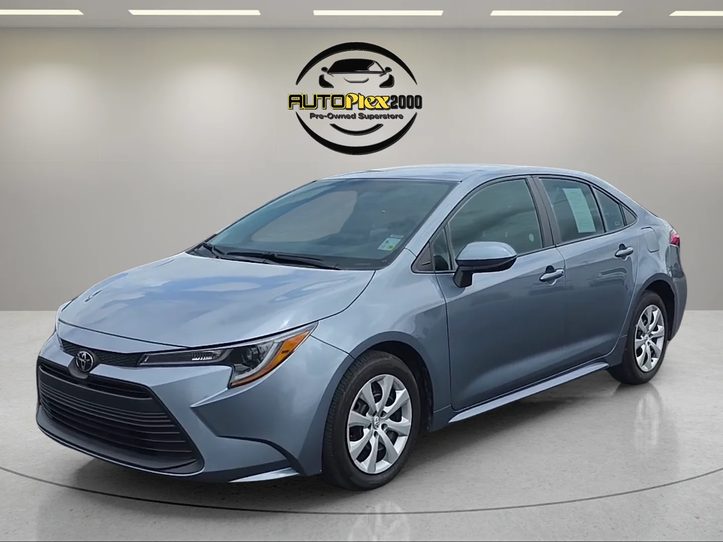 Used 2025 Gray Toyota LE image 3