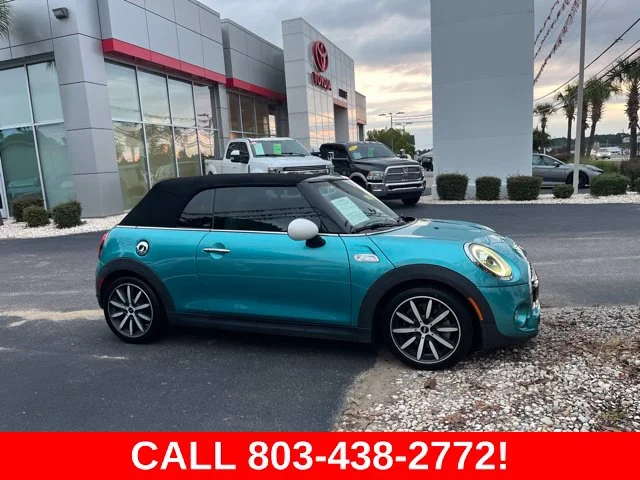 Used 2019 Blue MINI Classic image 2