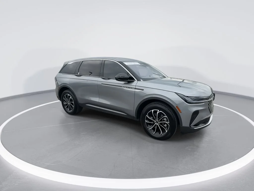 Used 2025 Gray Lincoln Premiere image 2
