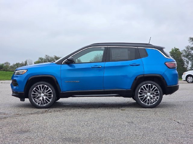 Certified Used 2023 Laser Blue Pearlcoat Jeep Limited image 4