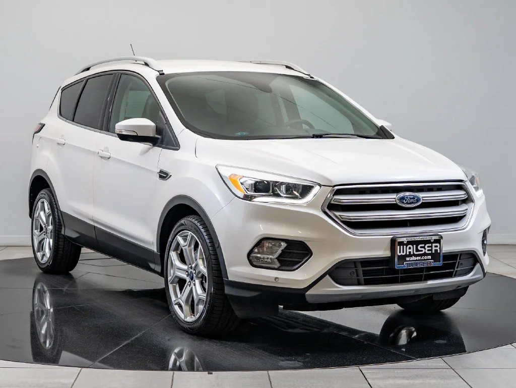 Used 2018 White Platinum Clearcoat Metallic Ford Titanium image 12