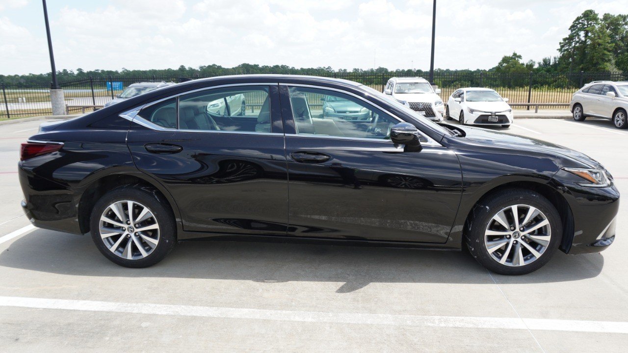 Used 2019 Black Lexus ES 350 image 4
