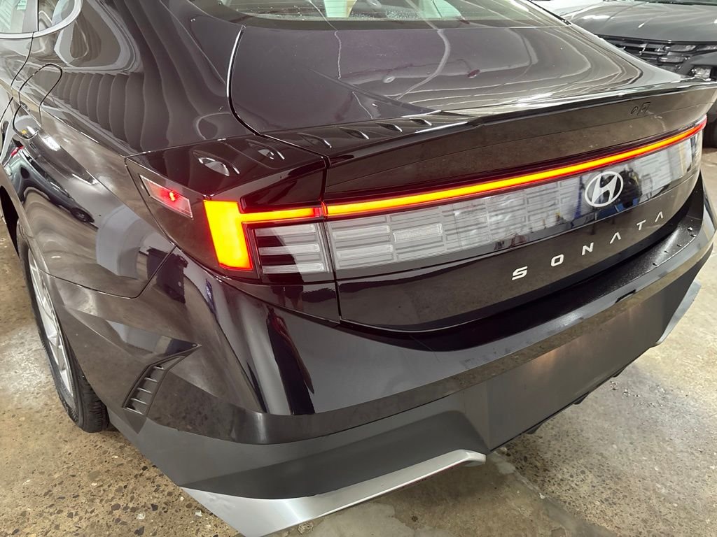 Used 2026 Blue Hyundai SE image 33