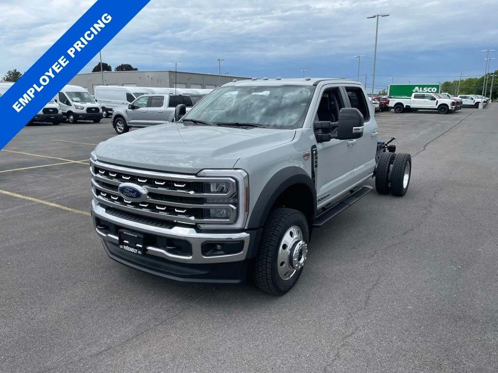 2026 Ford F-450 Lariat 4x4 Crew Cab 179-In DRW's photo