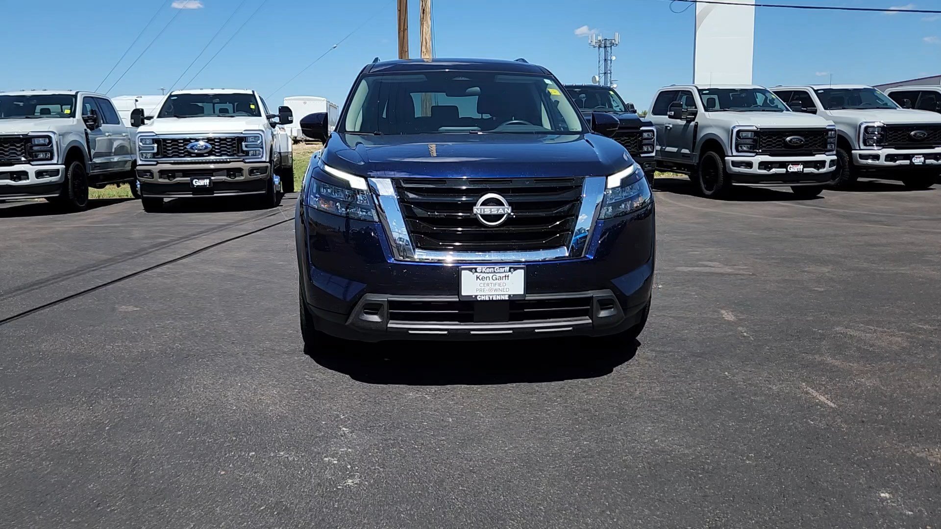 Used 2025 Deep Ocean Blue Pearl Nissan SV image 4
