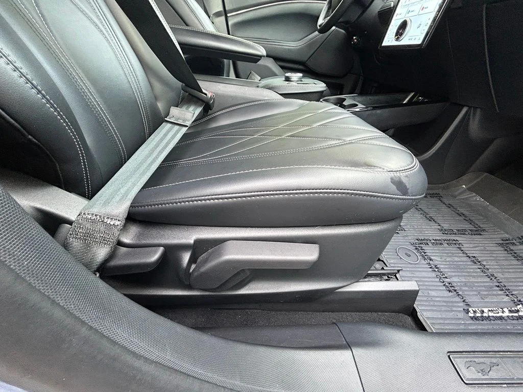 Used 2022 Ice Blue Ford Select image 23