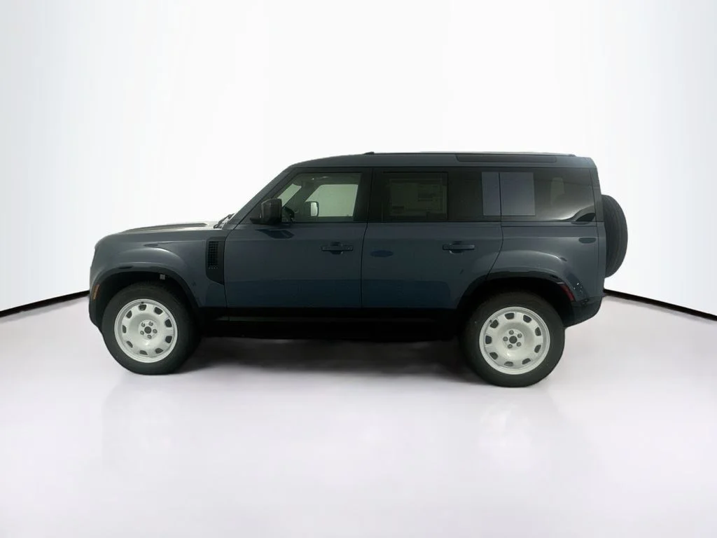 New 2026 Tasman Blue Land Rover X-Dynamic SE image 8