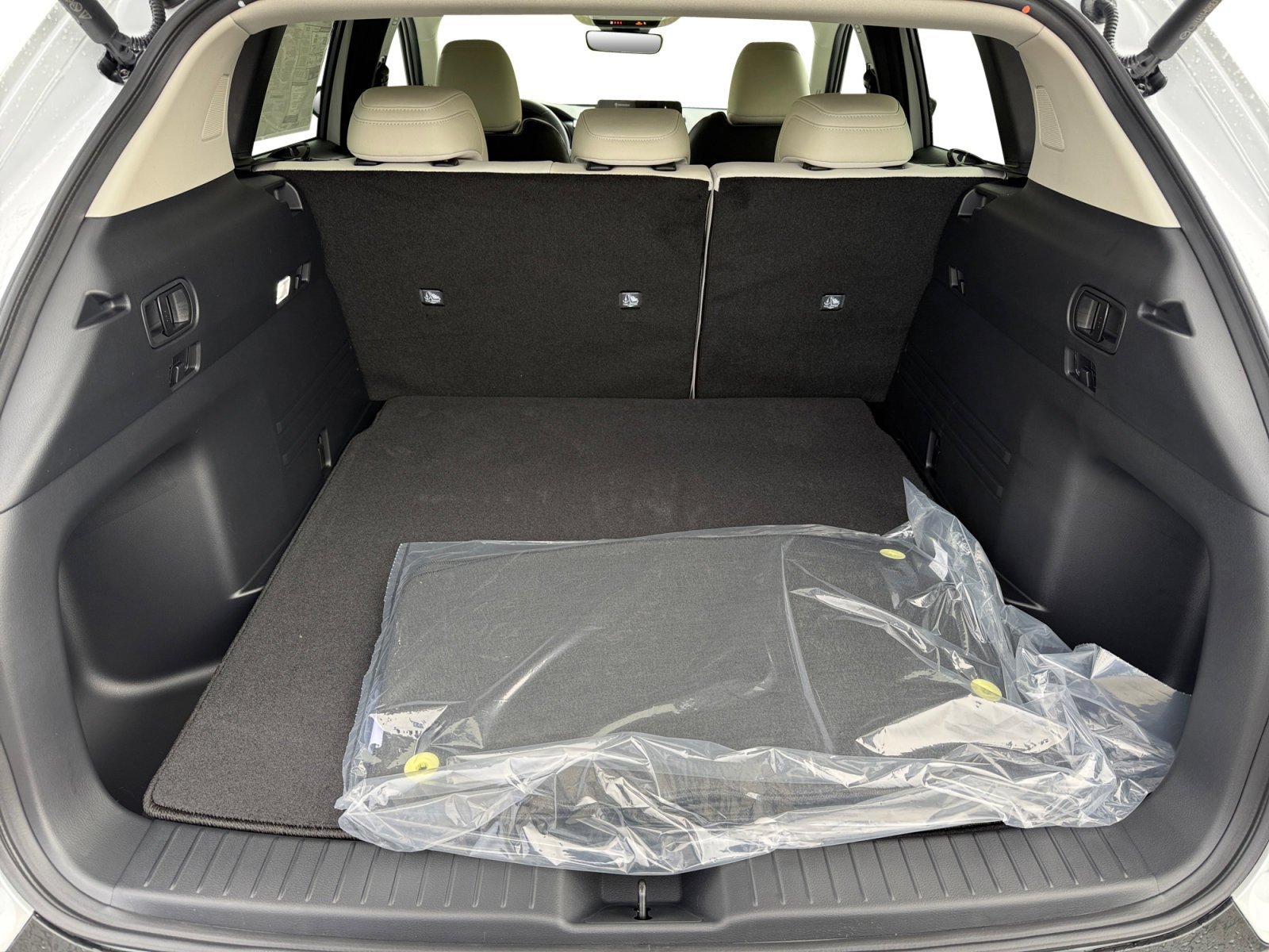 New 2026 Wind Chill Pearl Mazda 2.5 S Premium image 17