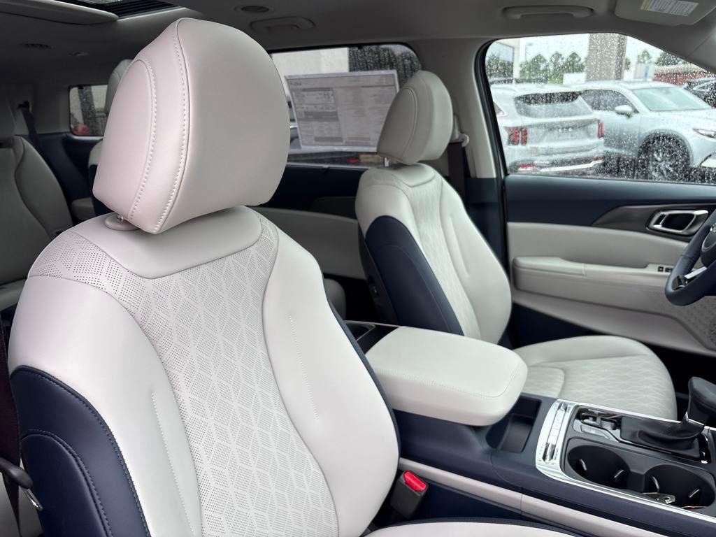 New 2026 Ivory Silver Kia SX image 33