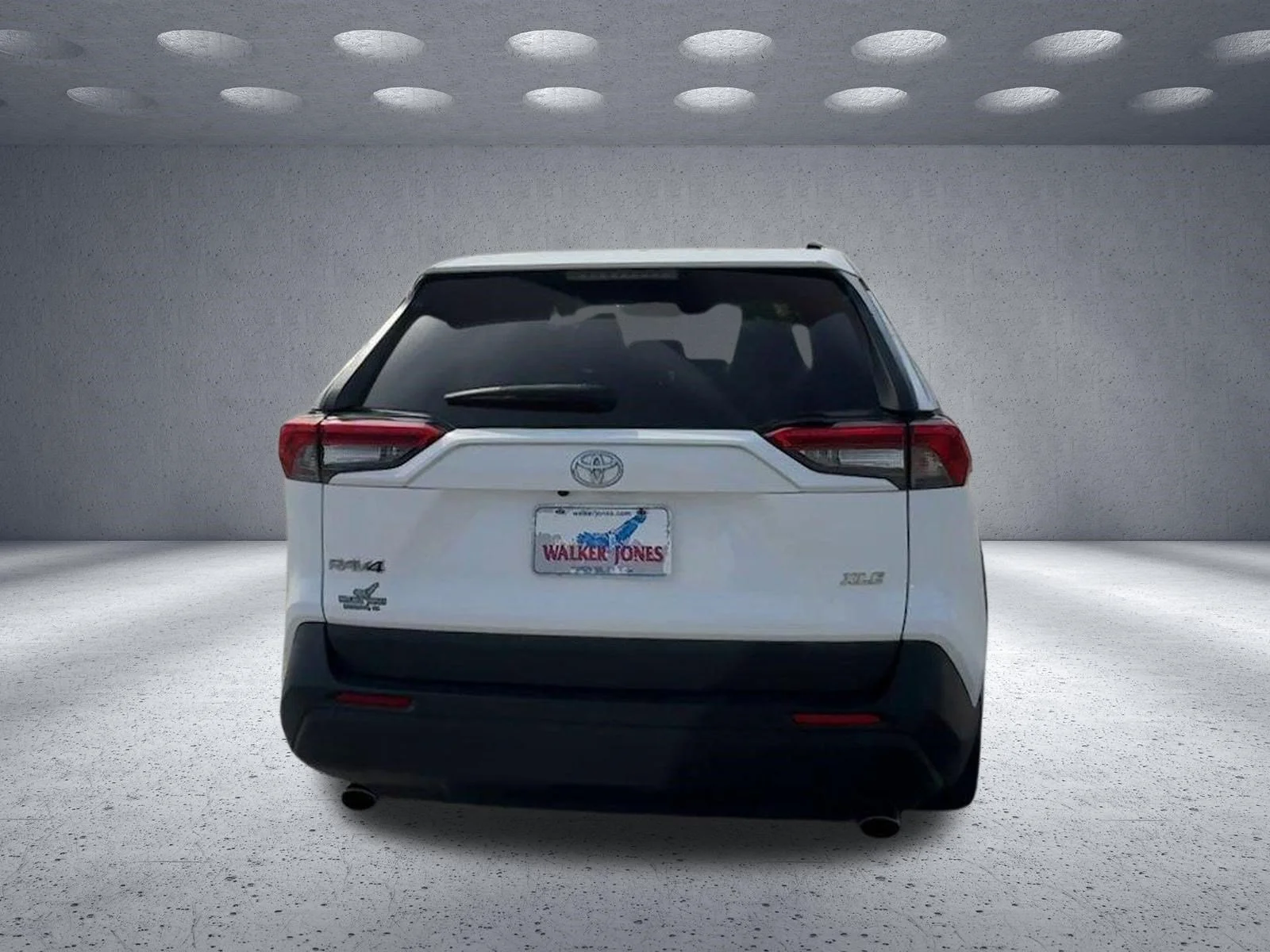 Used 2023 Ice Cap Toyota XLE image 6