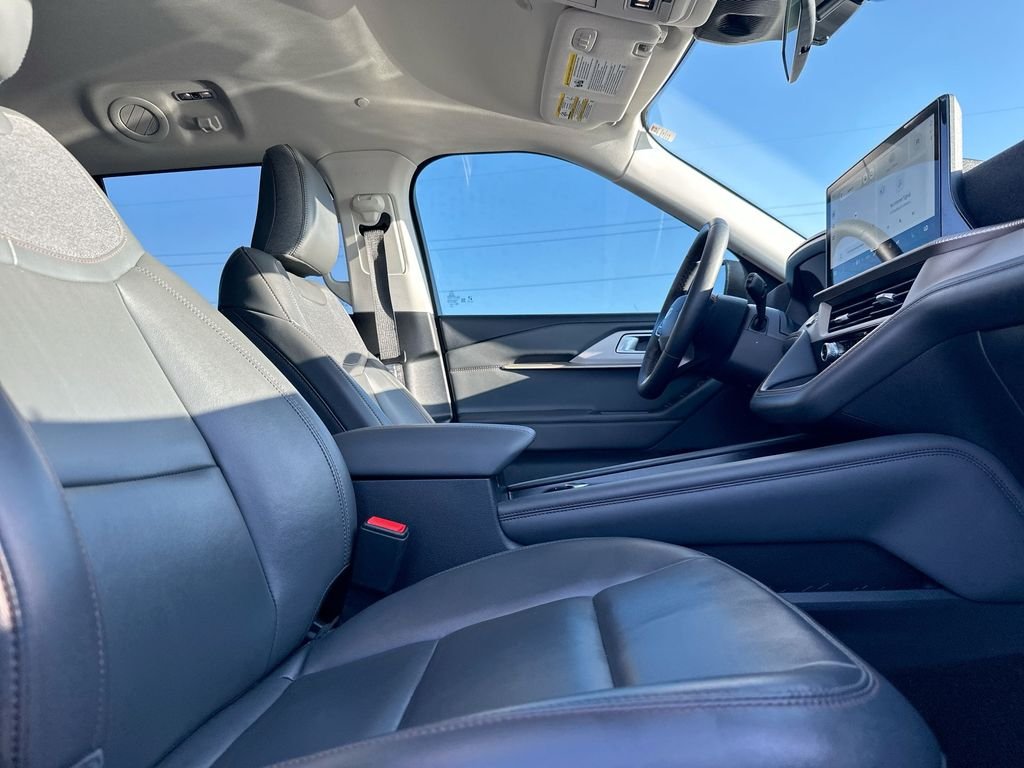 Used 2025 Blue Ford Active image 14