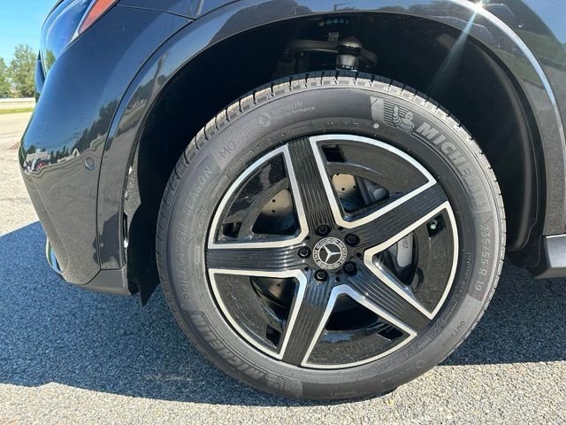 New 2026 Graphite Grey Metallic Mercedes-Benz GLC 300 image 9