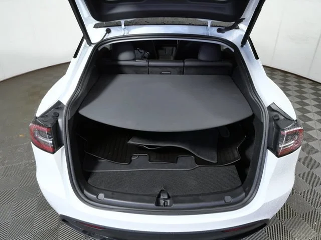 Used 2023  Tesla Long Range image 7
