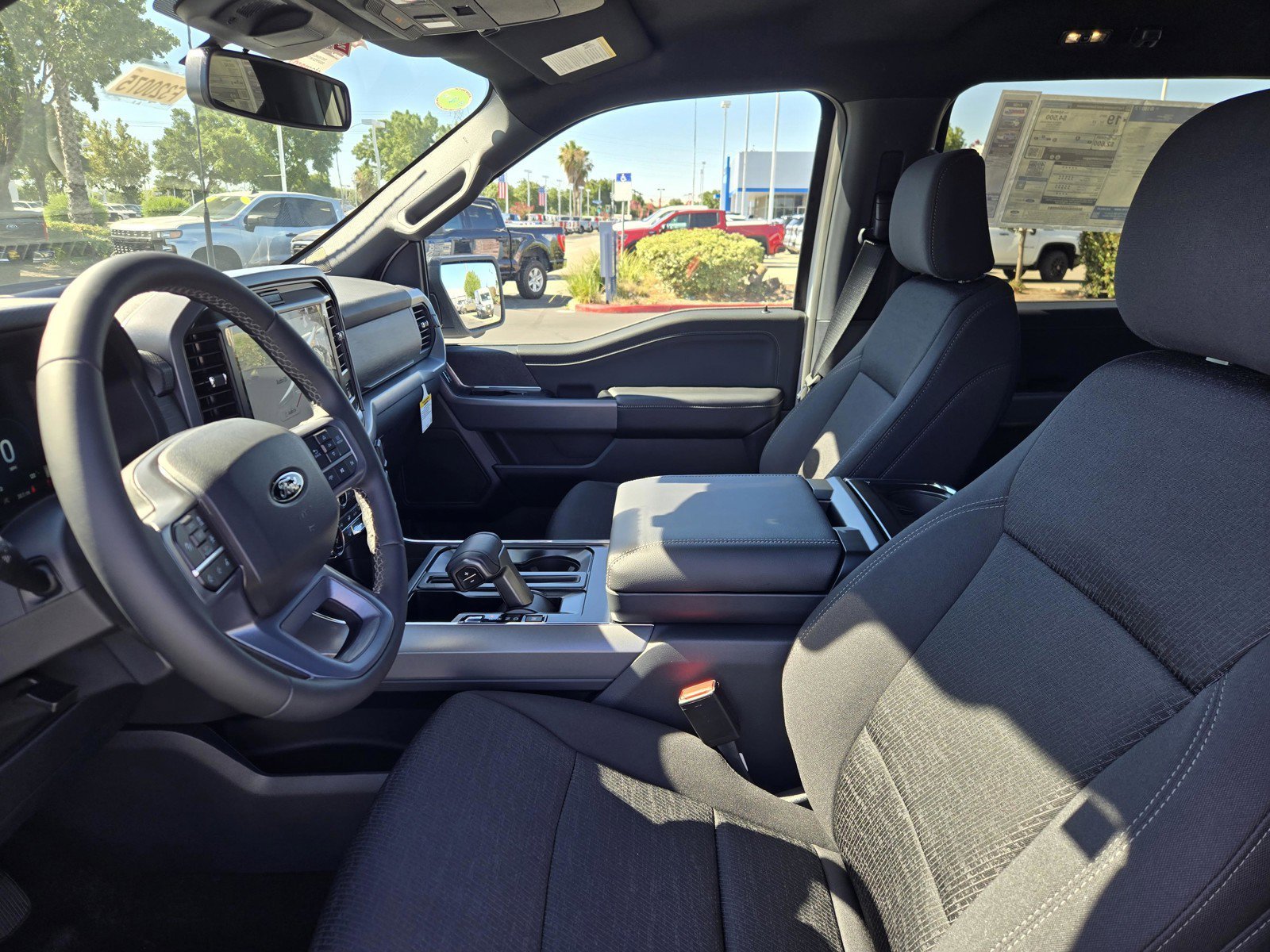 New 2026 Oxford White Ford XLT image 15