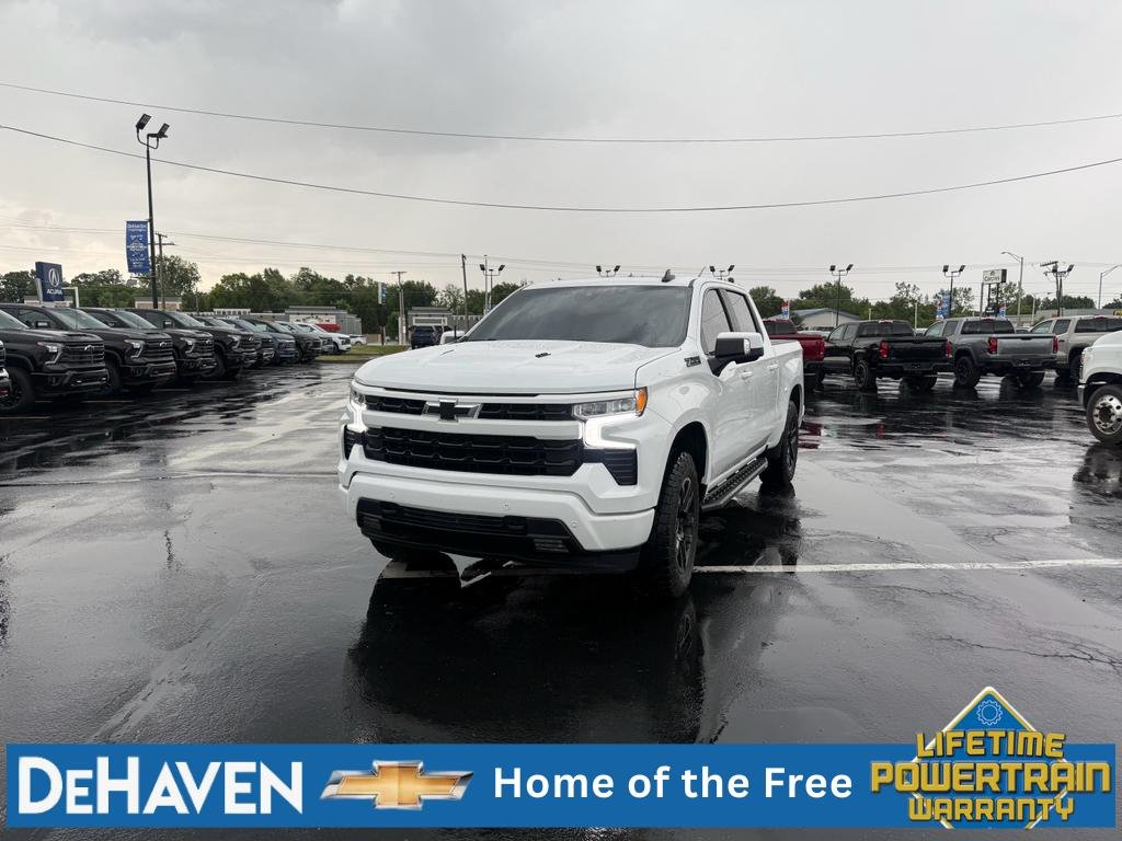 Used 2024 Summit White Chevrolet RST image 1