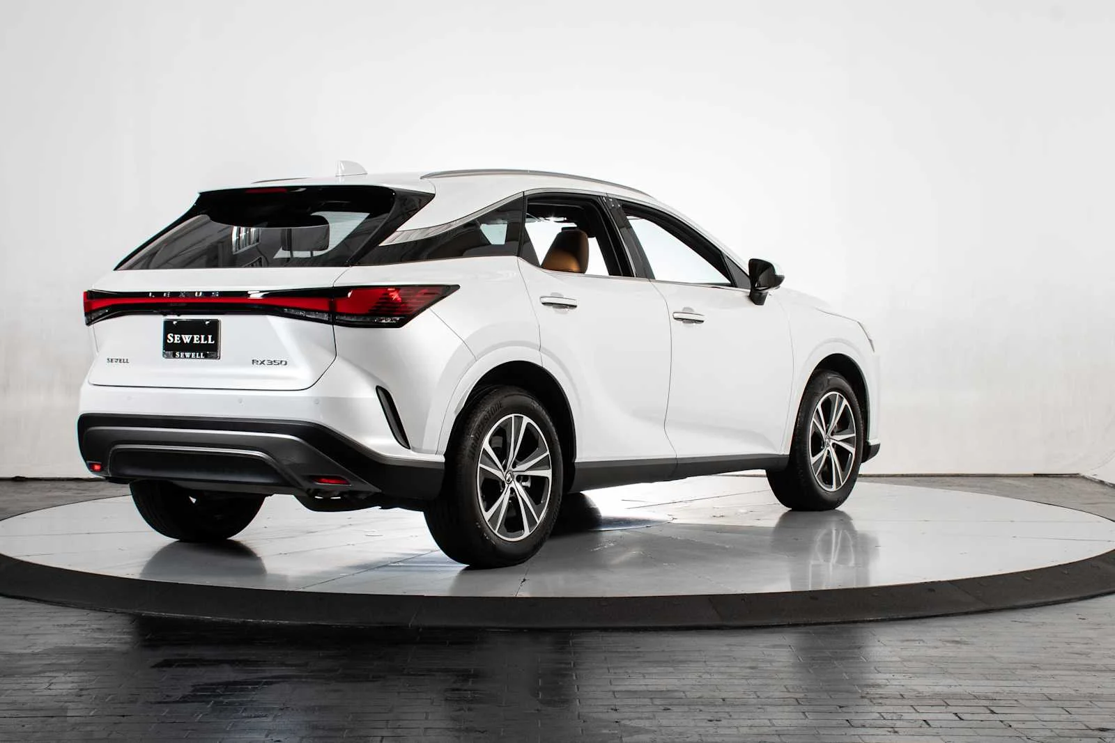 Used 2025 Eminent White Pearl Lexus Premium image 7