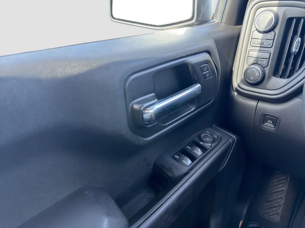 Used 2023 STERLING GRAY METALLIC Chevrolet Custom image 12