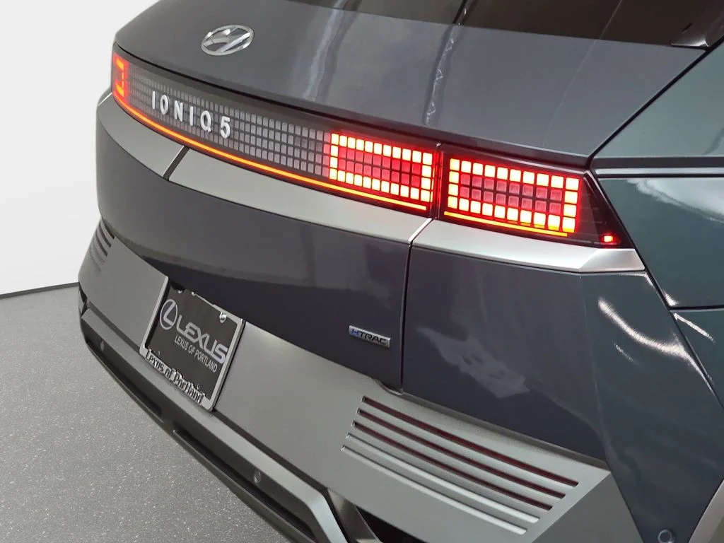 Used 2024 Green Hyundai Limited image 36