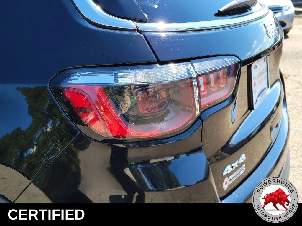 Used 2022 Black Jeep Latitude Lux image 13