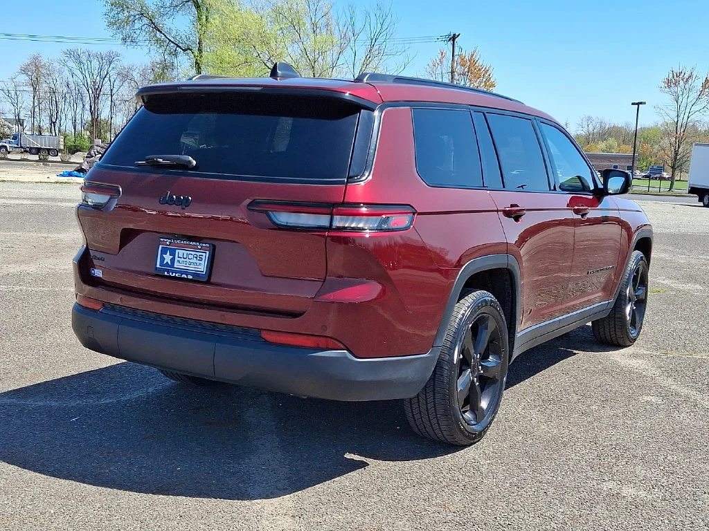 Used 2024 Red Jeep Altitude X 4x4 image 11