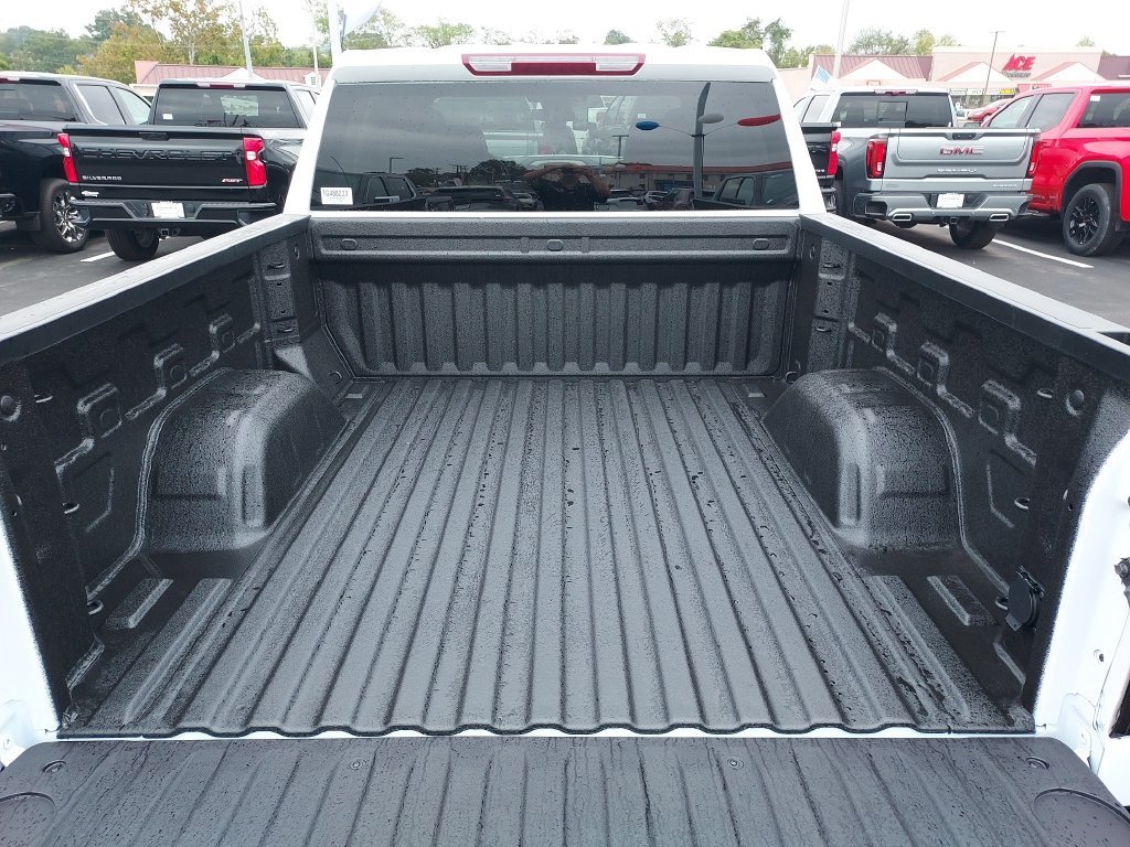 New 2026 Summit White GMC Pro image 9
