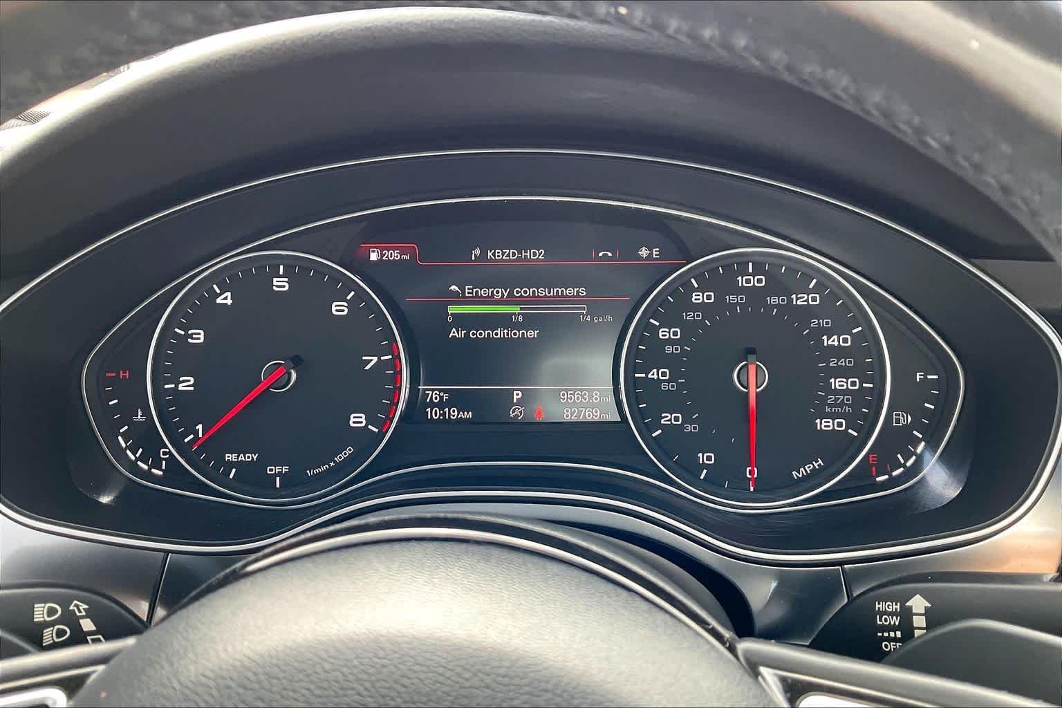 Used 2018 Florett Silver Metallic Audi Premium Plus image 25