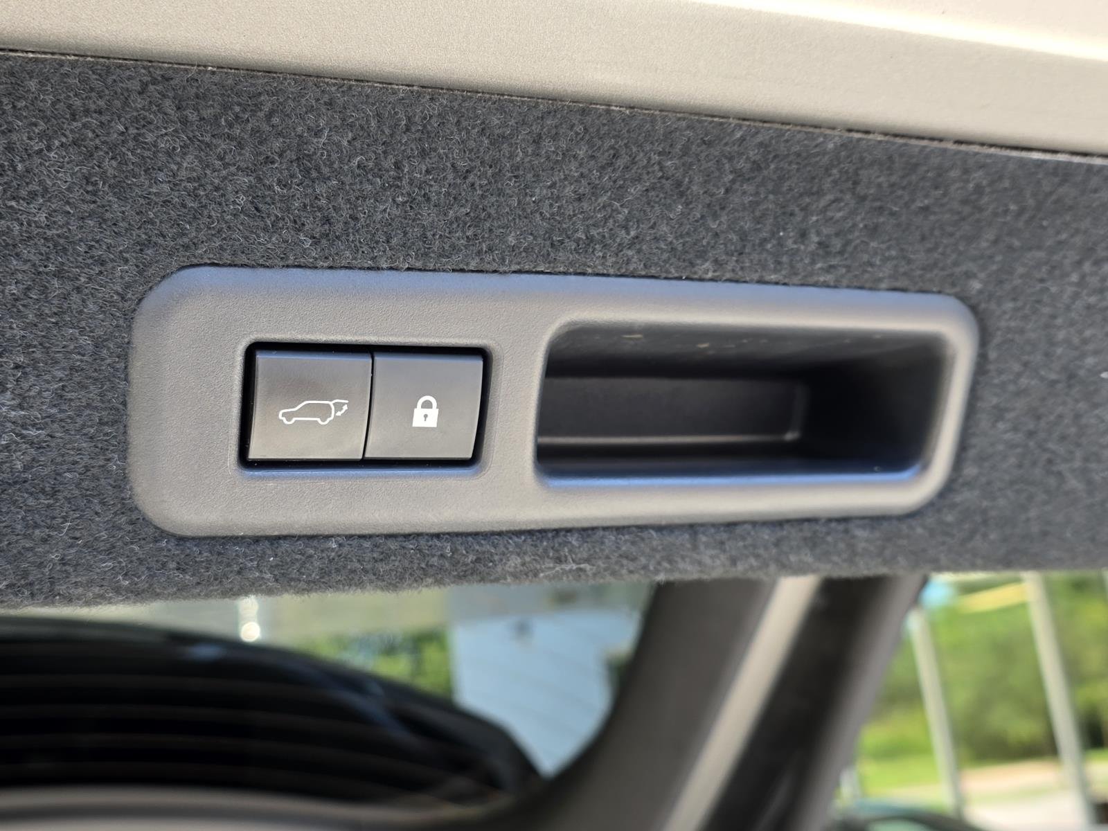 Used 2020 Silver Lexus 450h image 12