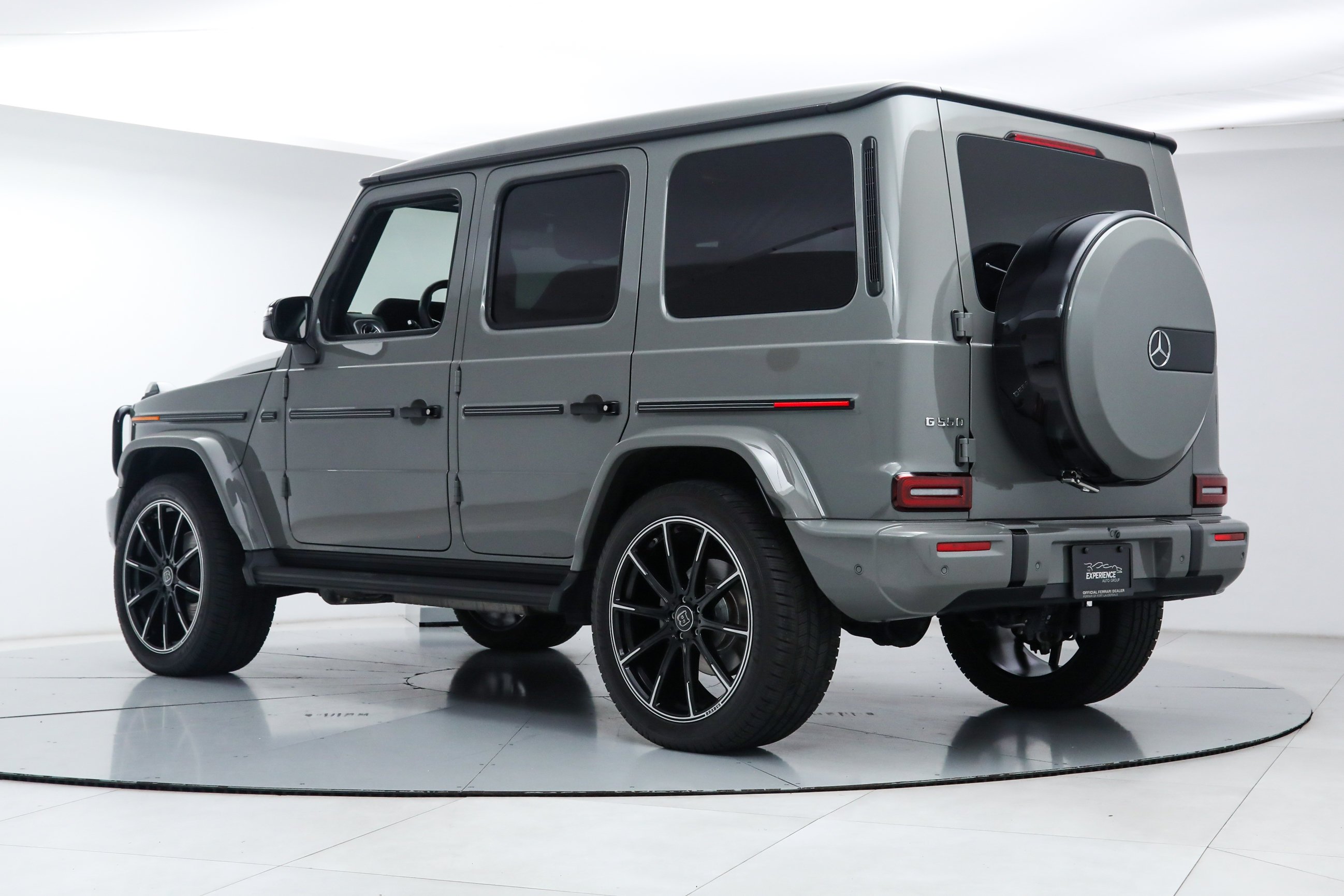 Used 2025 Gray Mercedes-Benz G 550 image 3
