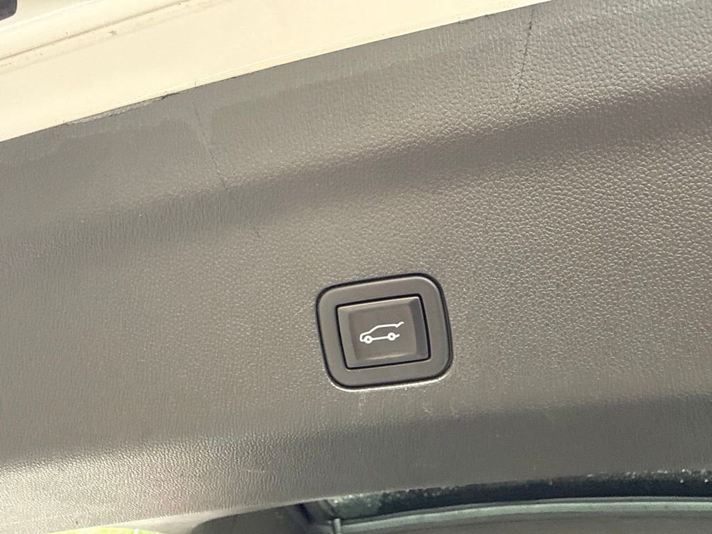 Used 2021 White Cadillac Sport image 14