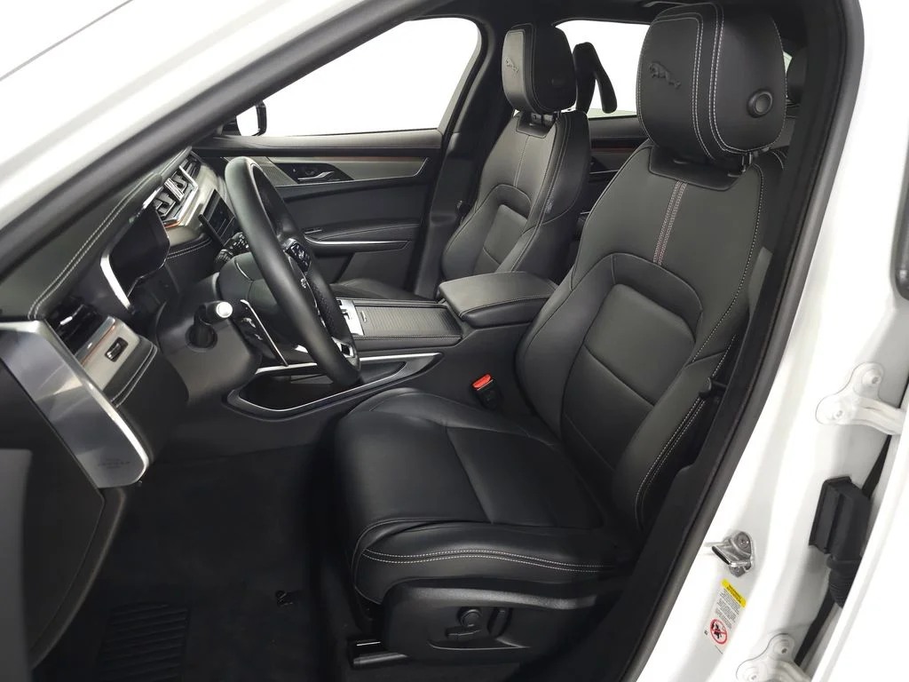 Used 2025  Jaguar P250 R-Dynamic S image 19