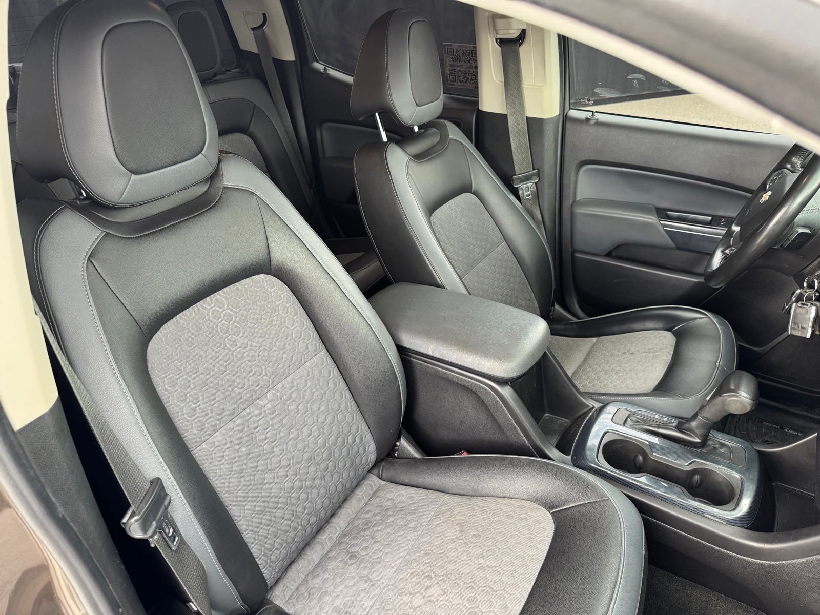 Used 2016 Brownstone Metallic Chevrolet Z71 image 19