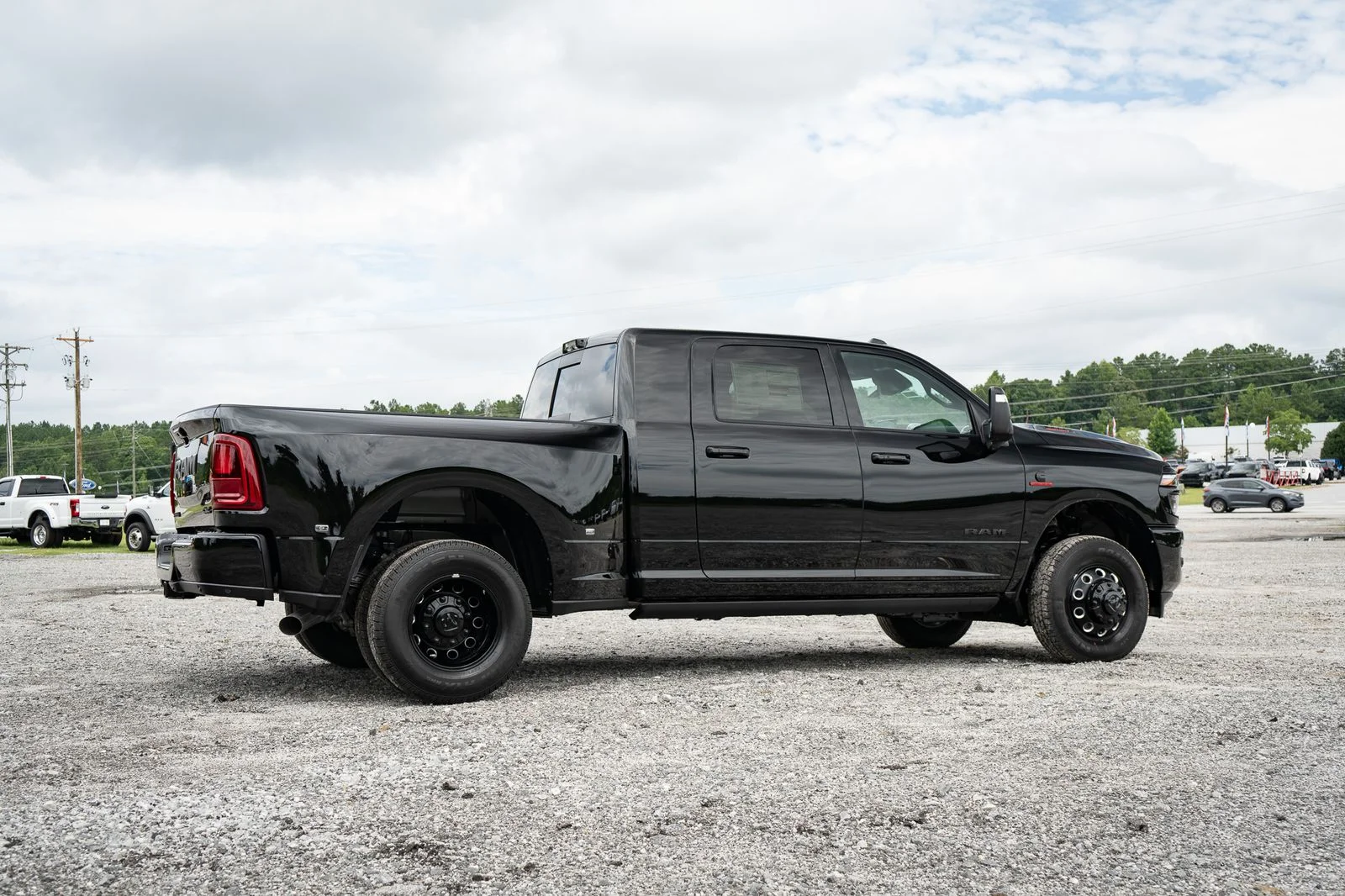 New 2026 Diamond Black Crystal Pearl-Coat Exterior Paint RAM Laramie image 19