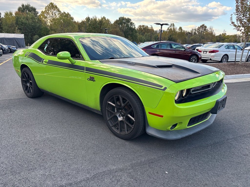 Used 2015 Pearl Dodge R/T image 3