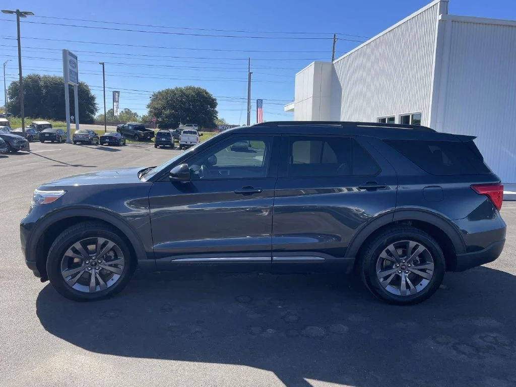 Used 2022 Blue Ford XLT image 6