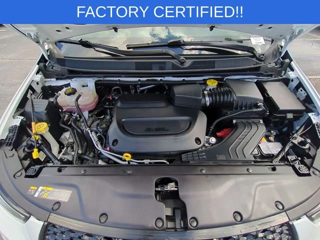 Used 2025 White Chrysler Limited image 37